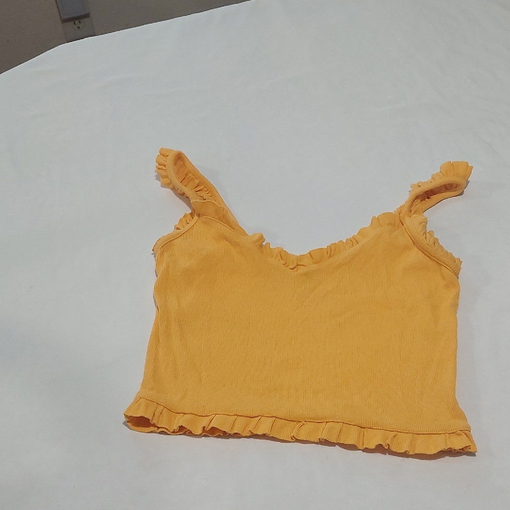 Me To We   Mustard Yellow Cropped  Tank Top.Size Small .New Condition.